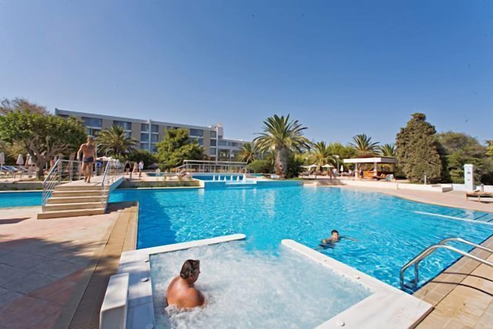 Caravia Beach Hotel & Bungalows - All Inclusive — Swimming pool in Marmari (Kos), South Aegean