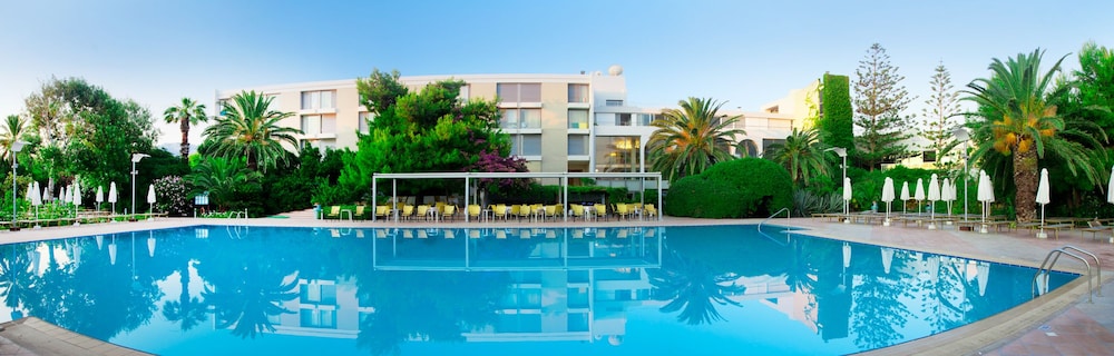 Caravia Beach Hotel & Bungalows - All Inclusive — Swimming pool in Marmari (Kos), South Aegean