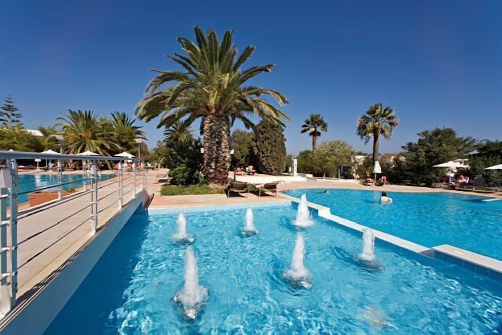 Caravia Beach Hotel & Bungalows - All Inclusive — Swimming pool in Marmari (Kos), South Aegean