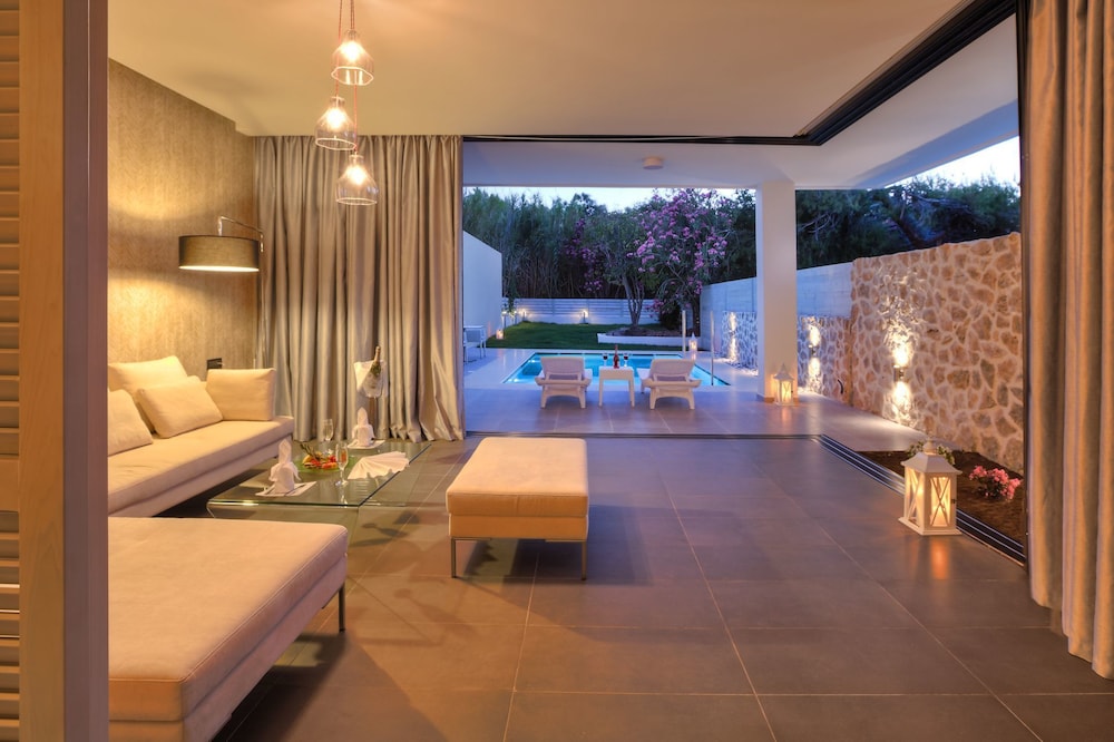 Caravia Beach Hotel & Bungalows - All Inclusive — Hotel rooms in Marmari (Kos), South Aegean