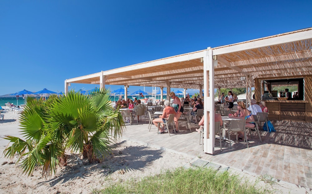 Caravia Beach Hotel & Bungalows - All Inclusive — Restaurant & bars in Marmari (Kos), South Aegean