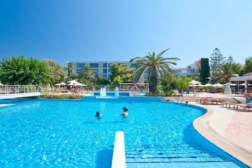 Caravia Beach Hotel & Bungalows - All Inclusive — Swimming pool in Marmari (Kos), South Aegean