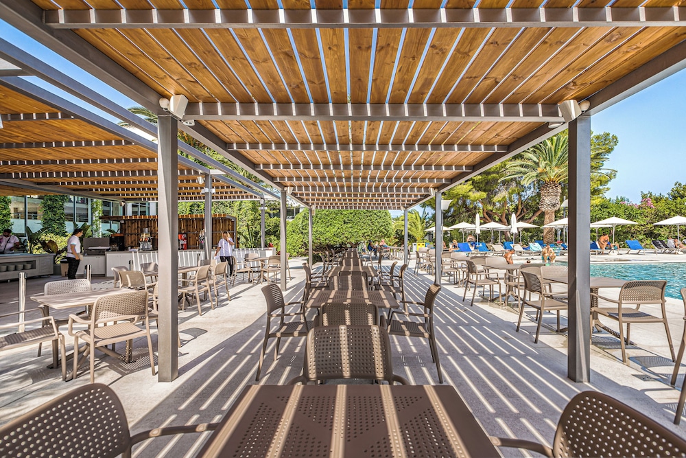 Caravia Beach Hotel & Bungalows - All Inclusive — Restaurant & bars in Marmari (Kos), South Aegean