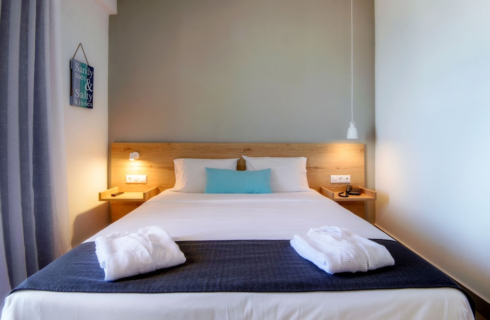 Zeus Hotels Neptuno Beach - All Inclusive — Hotel rooms in Gazi