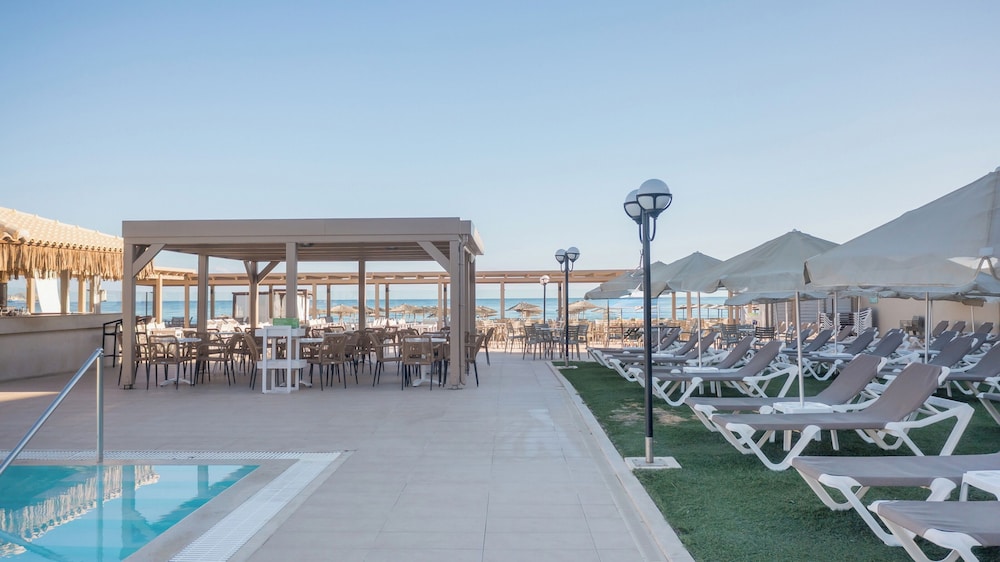 Zeus Hotels Neptuno Beach - All Inclusive — Restaurant & bars in Gazi