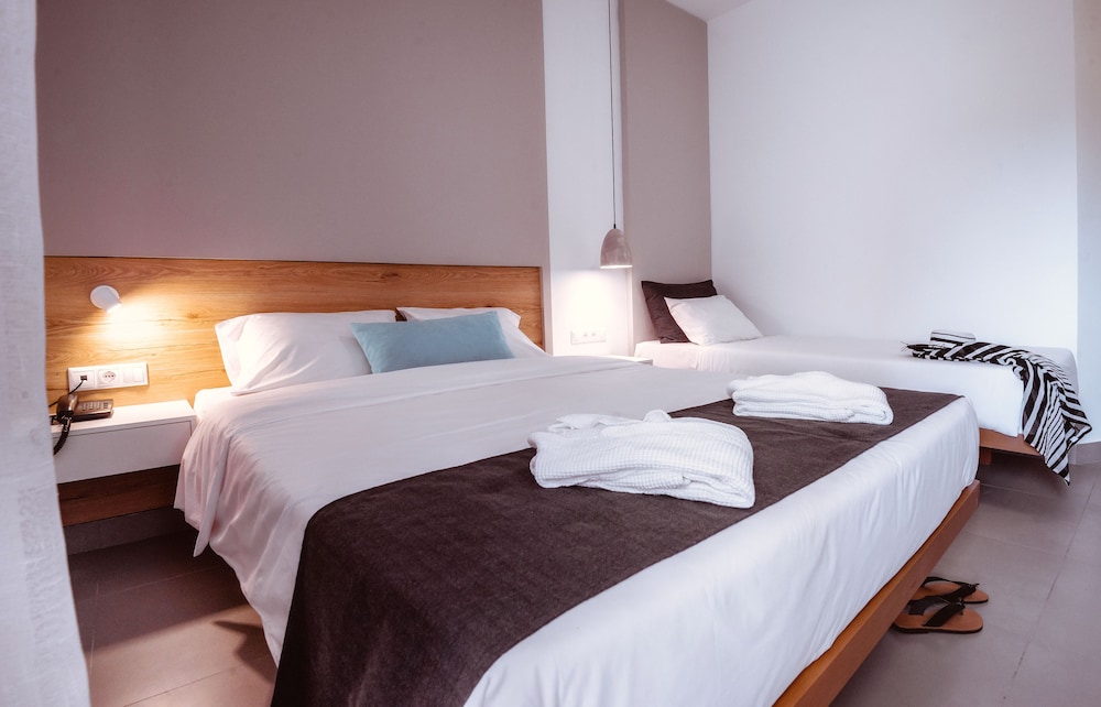 Zeus Hotels Neptuno Beach - All Inclusive — Hotel rooms in Gazi
