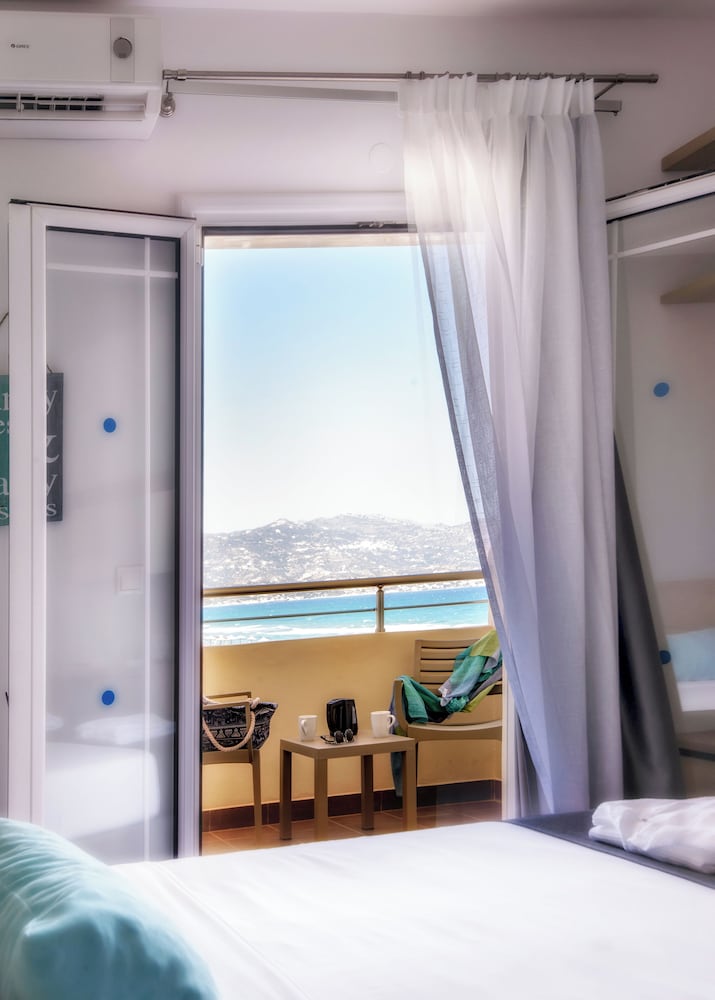 Zeus Hotels Neptuno Beach - All Inclusive — Hotel rooms in Gazi
