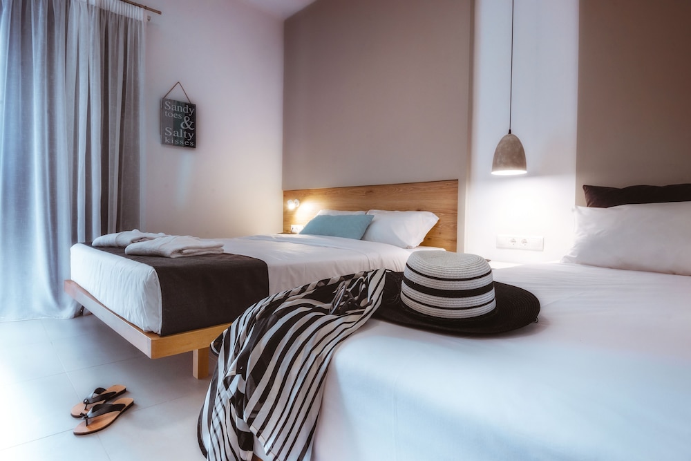 Zeus Hotels Neptuno Beach - All Inclusive — Hotel rooms in Gazi
