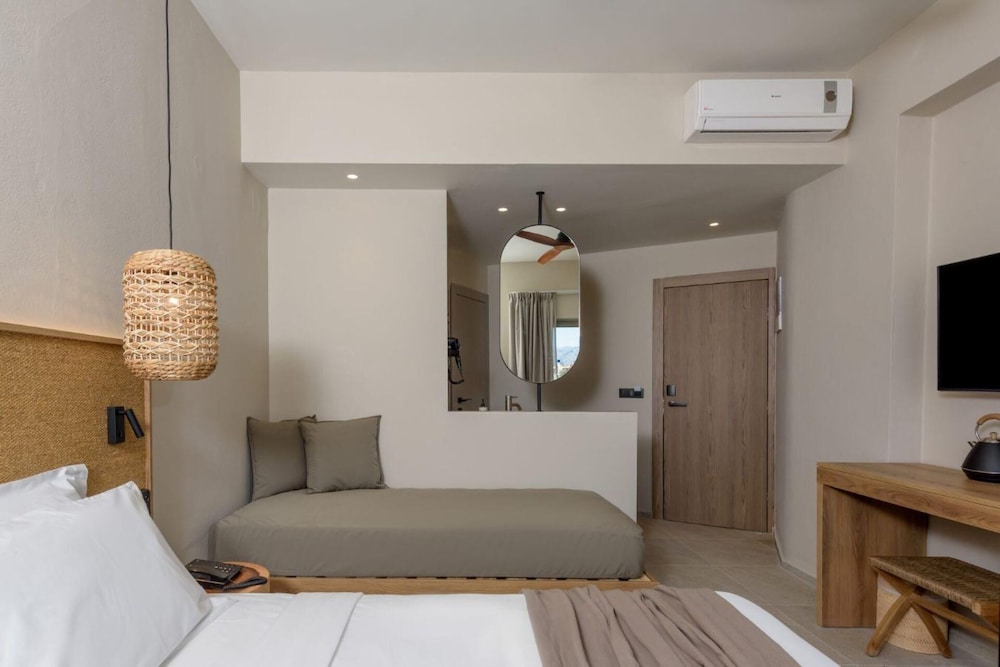 Zeus Hotels Neptuno Beach - All Inclusive — Hotel rooms in Gazi