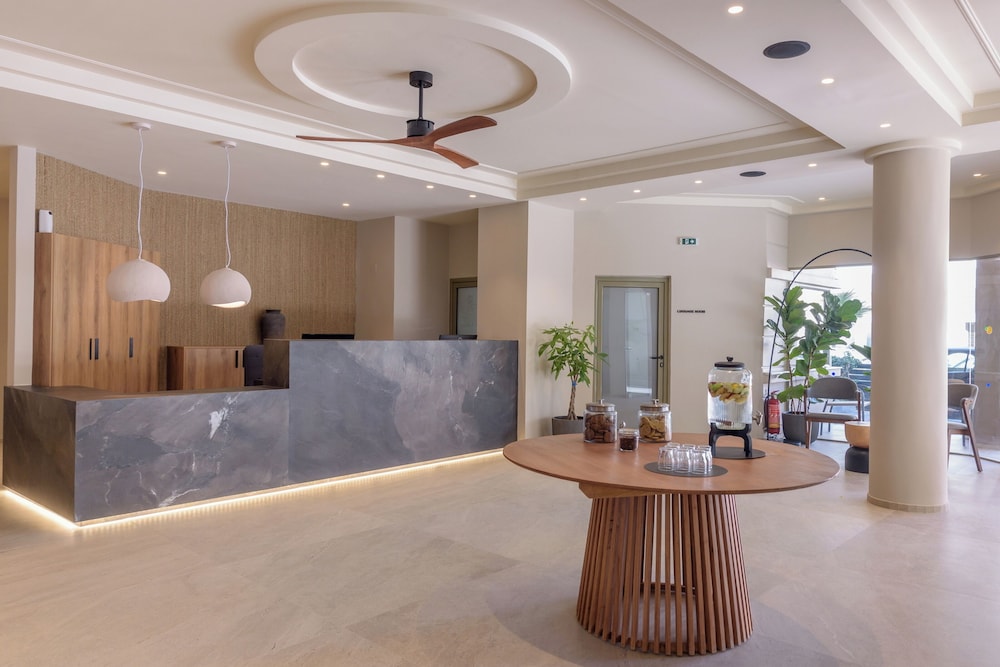 Zeus Hotels Neptuno Beach - All Inclusive — Hotel building in Gazi