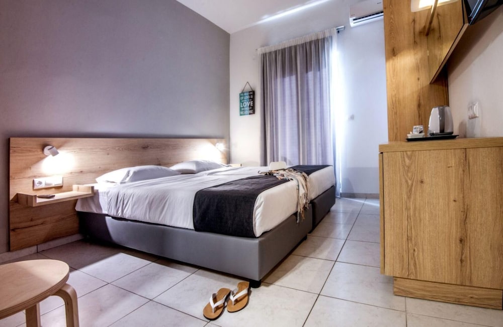 Zeus Hotels Neptuno Beach - All Inclusive — Hotel rooms in Gazi