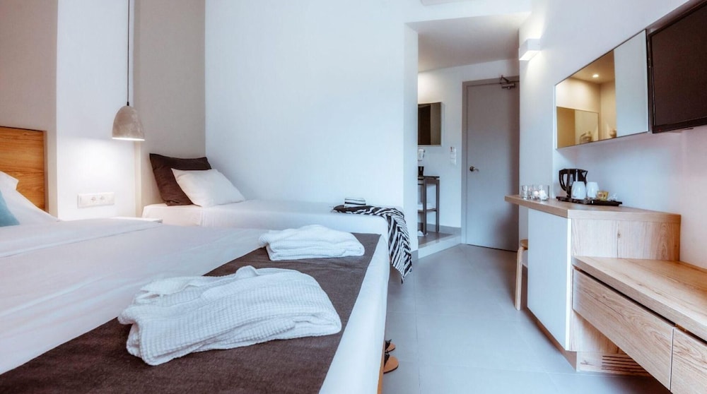 Zeus Hotels Neptuno Beach - All Inclusive — Hotel rooms in Gazi