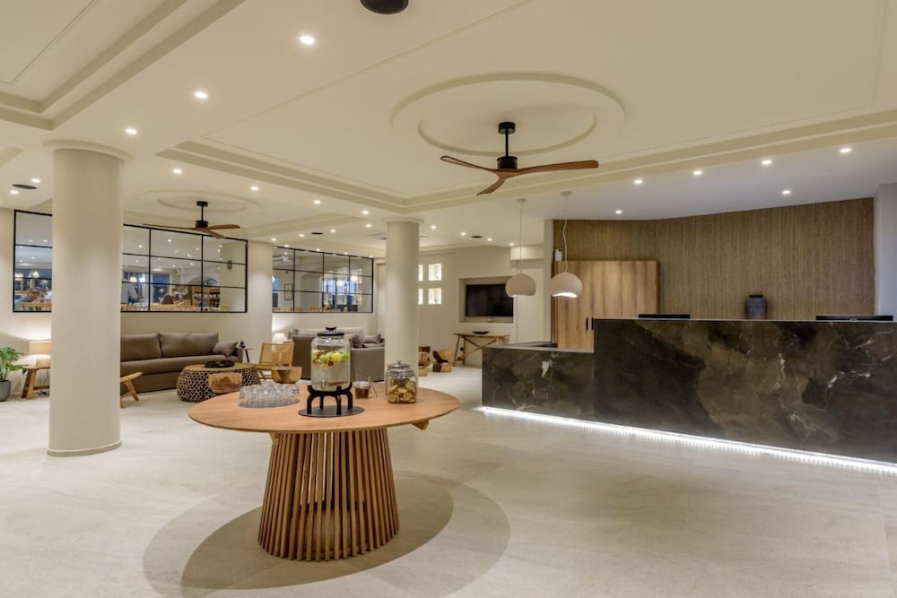 Zeus Hotels Neptuno Beach - All Inclusive — Restaurant & bars in Gazi