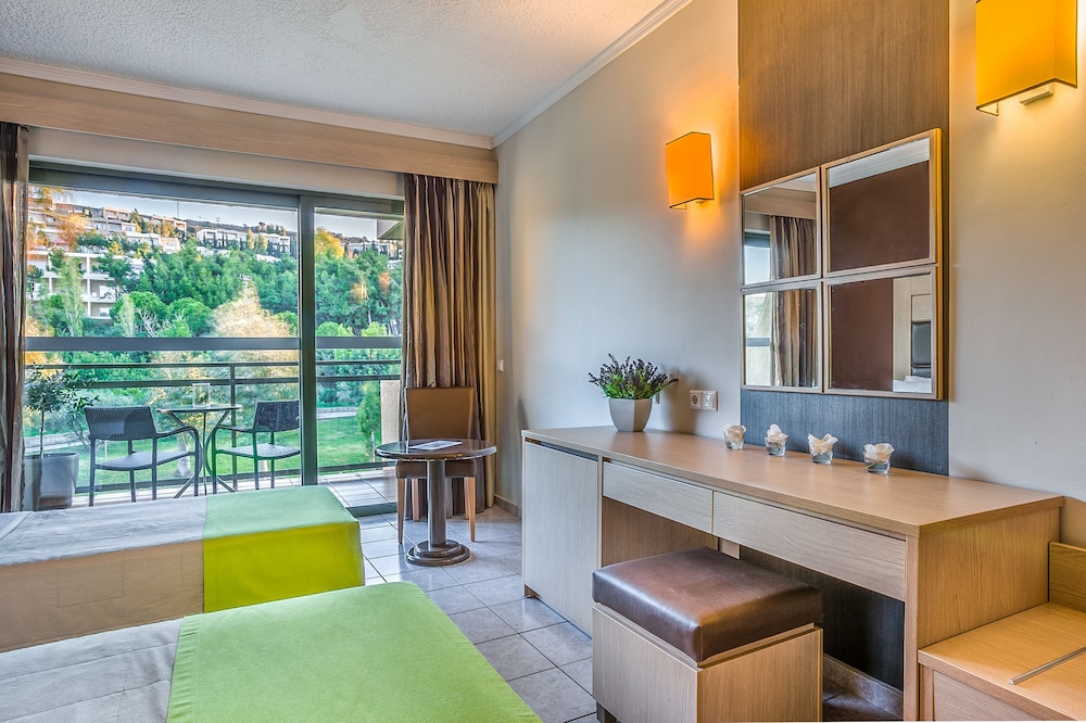 Kipriotis Hippocrates Hotel by Anayia All Inclusive Resorts — Hotel rooms in Psalidi, South Aegean