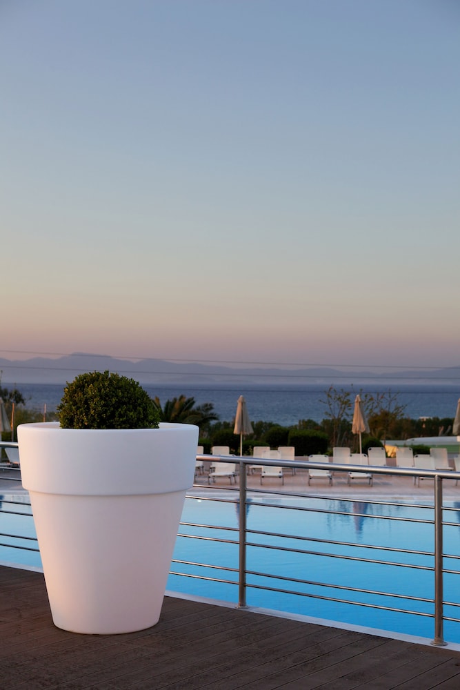 Kipriotis Hippocrates Hotel by Anayia All Inclusive Resorts — Swimming pool in Psalidi, South Aegean