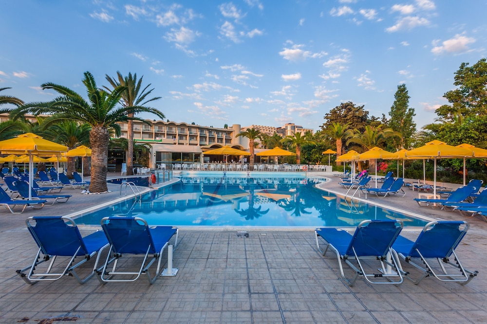 Kipriotis Hippocrates Hotel by Anayia All Inclusive Resorts — Swimming pool in Psalidi, South Aegean