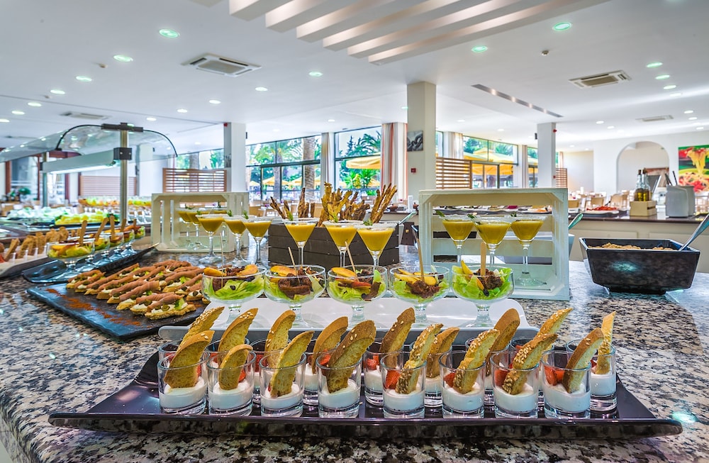 Kipriotis Hippocrates Hotel by Anayia All Inclusive Resorts — Restaurant & bars in Psalidi, South Aegean