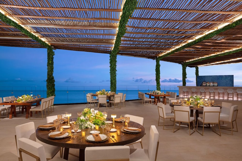Dreams Sapphire Resort & Spa - All Inclusive — Restaurant & bars in Puerto Morelos, Quintana Roo