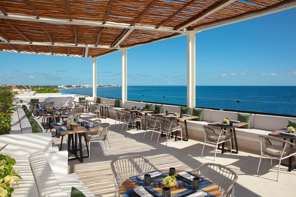Dreams Sapphire Resort & Spa - All Inclusive — Restaurant & bars in Puerto Morelos, Quintana Roo