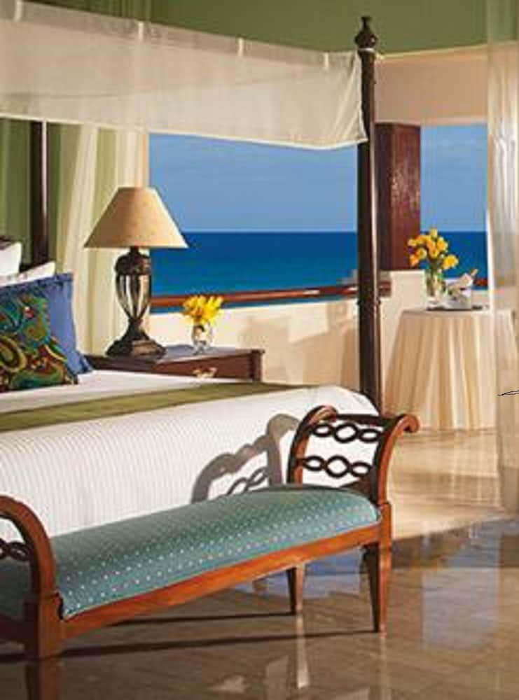 Dreams Sapphire Resort & Spa - All Inclusive — Hotel rooms in Puerto Morelos, Quintana Roo