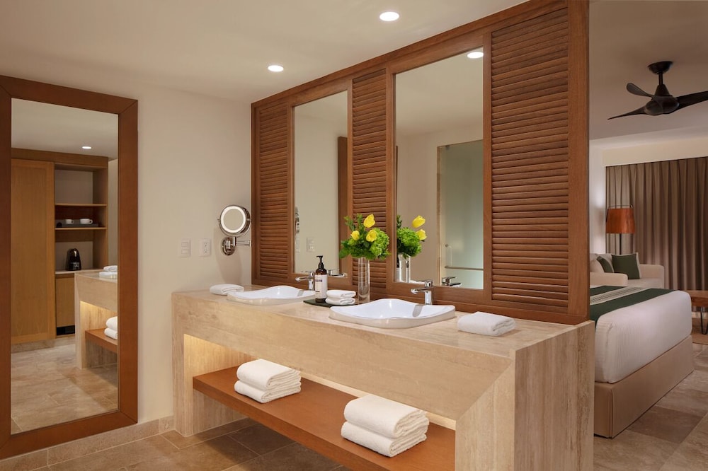 Dreams Sapphire Resort & Spa - All Inclusive — Hotel rooms in Puerto Morelos, Quintana Roo