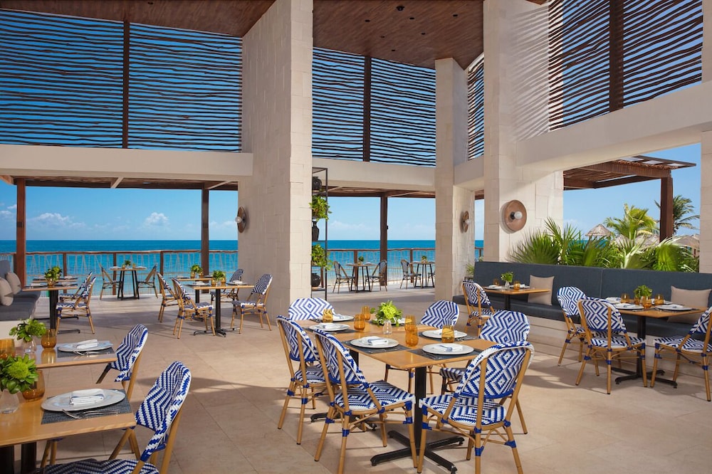 Dreams Sapphire Resort & Spa - All Inclusive — Restaurant & bars in Puerto Morelos, Quintana Roo