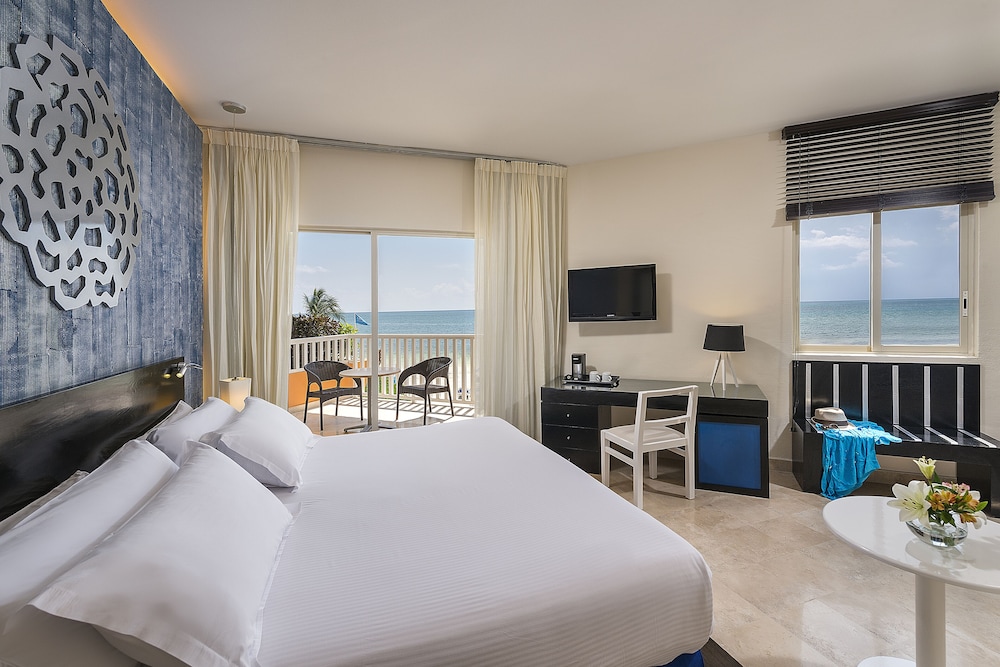 Ocean Maya Royale - Adults Only -  All Inclusive — Hotel rooms in Playa del Carmen, Quintana Roo