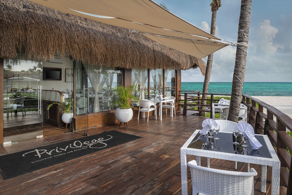 Ocean Maya Royale - Adults Only -  All Inclusive — Restaurant & bars in Playa del Carmen, Quintana Roo