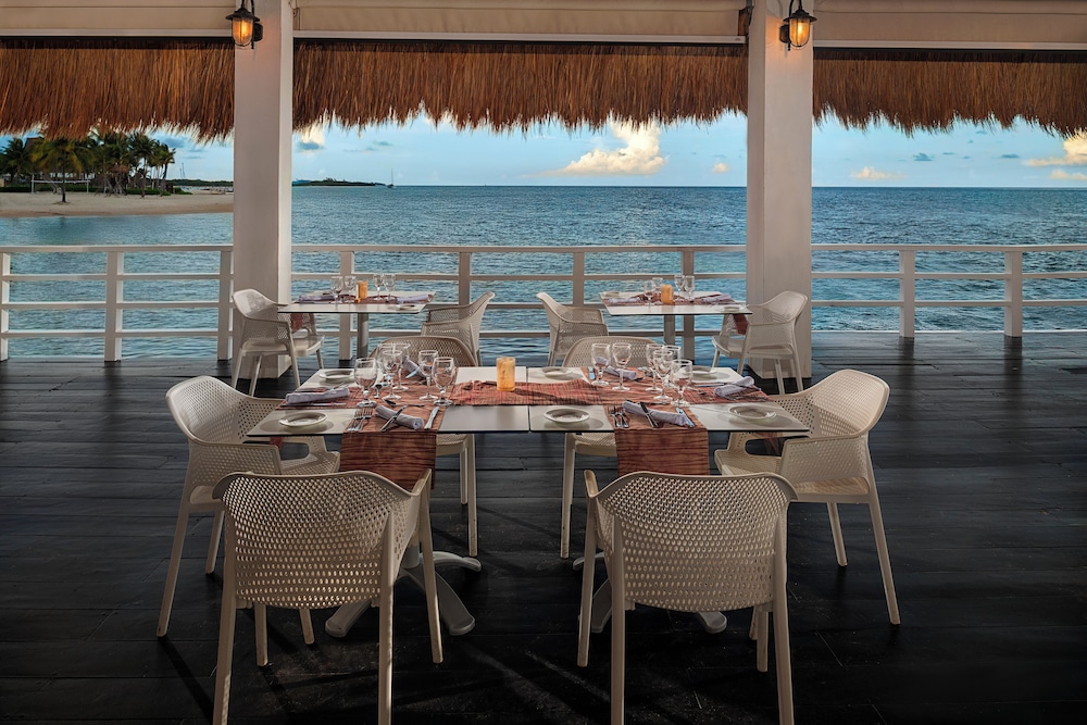 Ocean Maya Royale - Adults Only -  All Inclusive — Restaurant & bars in Playa del Carmen, Quintana Roo