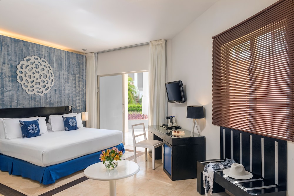 Ocean Maya Royale - Adults Only -  All Inclusive — Hotel rooms in Playa del Carmen, Quintana Roo