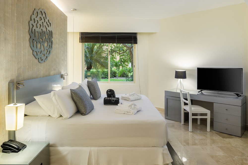 Ocean Maya Royale - Adults Only -  All Inclusive — Hotel rooms in Playa del Carmen, Quintana Roo