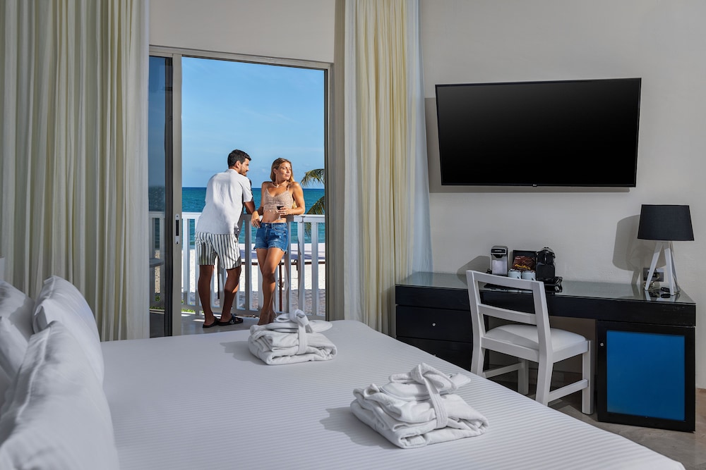 Ocean Maya Royale - Adults Only -  All Inclusive — Hotel rooms in Playa del Carmen, Quintana Roo
