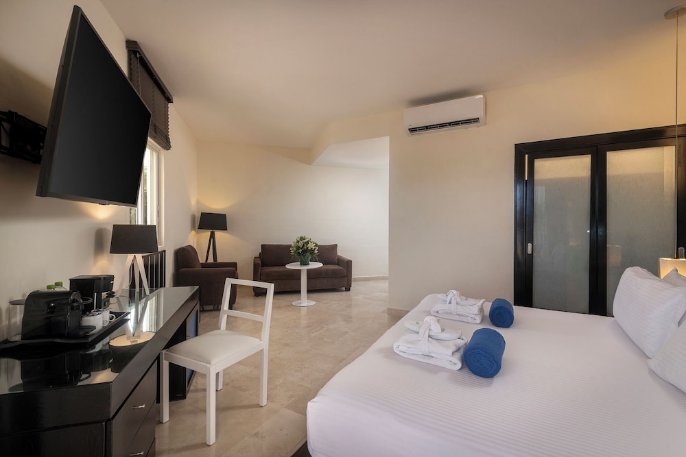 Ocean Maya Royale - Adults Only -  All Inclusive — Hotel rooms in Playa del Carmen, Quintana Roo