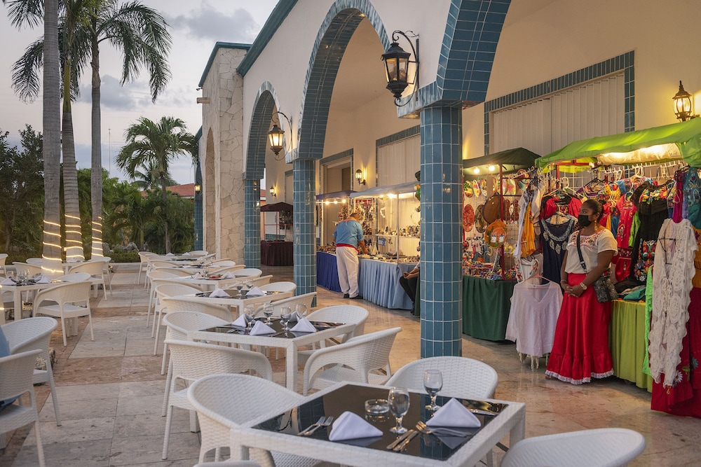 Ocean Maya Royale - Adults Only -  All Inclusive — Restaurant & bars in Playa del Carmen, Quintana Roo