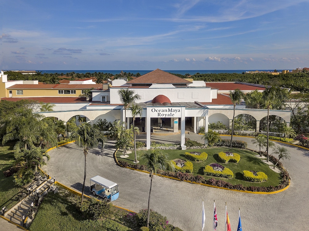 Ocean Maya Royale - Adults Only -  All Inclusive — Hotel building in Playa del Carmen, Quintana Roo