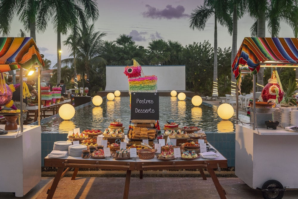 Ocean Maya Royale - Adults Only -  All Inclusive — Restaurant & bars in Playa del Carmen, Quintana Roo