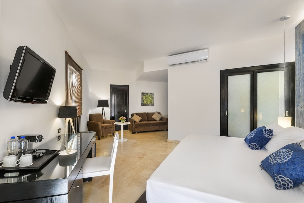 Ocean Maya Royale - Adults Only -  All Inclusive — Hotel rooms in Playa del Carmen, Quintana Roo