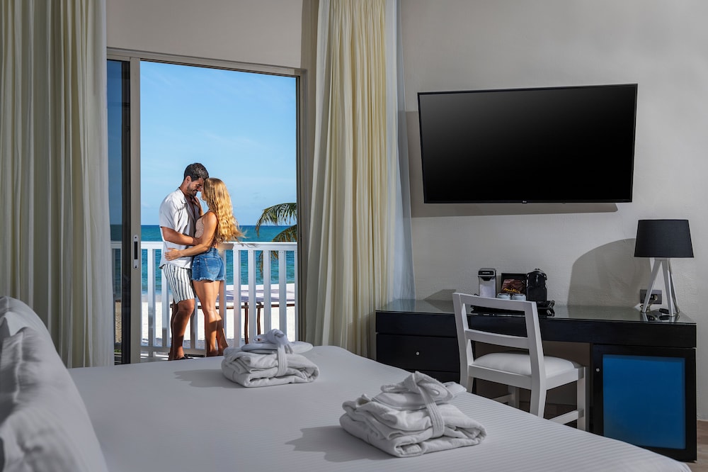 Ocean Maya Royale - Adults Only -  All Inclusive — Hotel rooms in Playa del Carmen, Quintana Roo