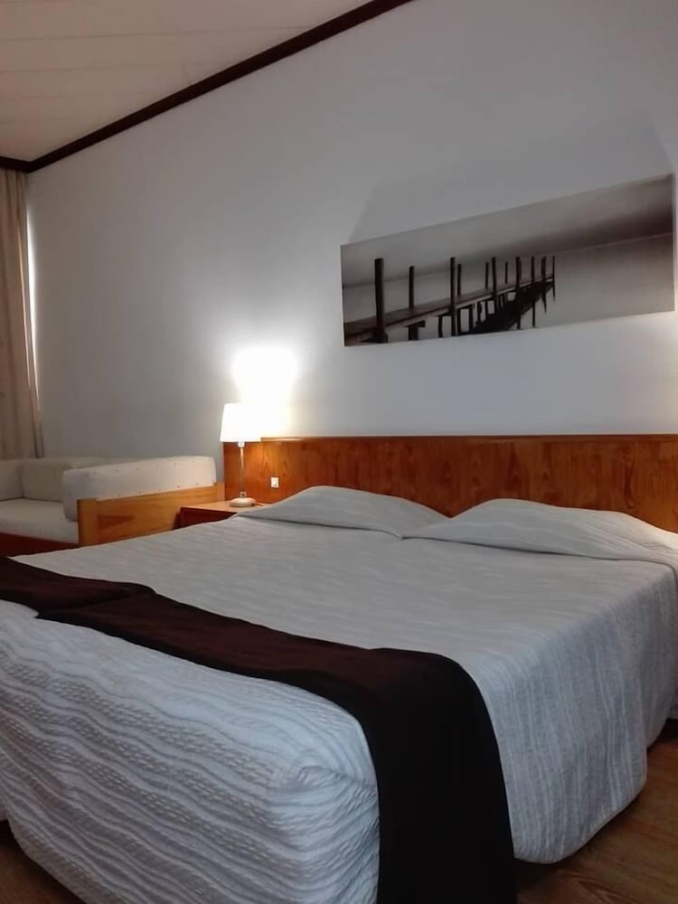 Hotel Windsor — Hotel rooms in Funchal, Madeira