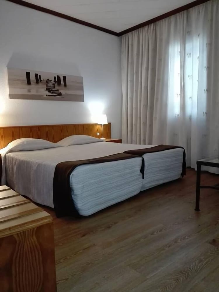 Hotel Windsor — Hotel rooms in Funchal, Madeira