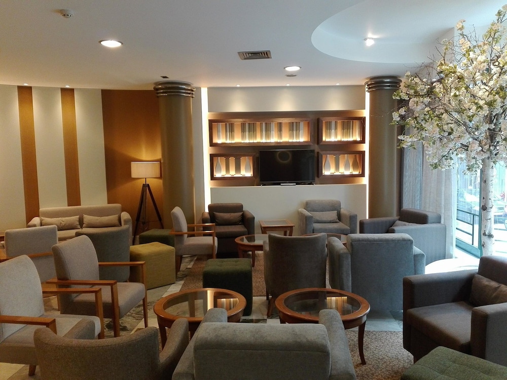 Hotel Windsor — Restaurant & bars in Funchal, Madeira