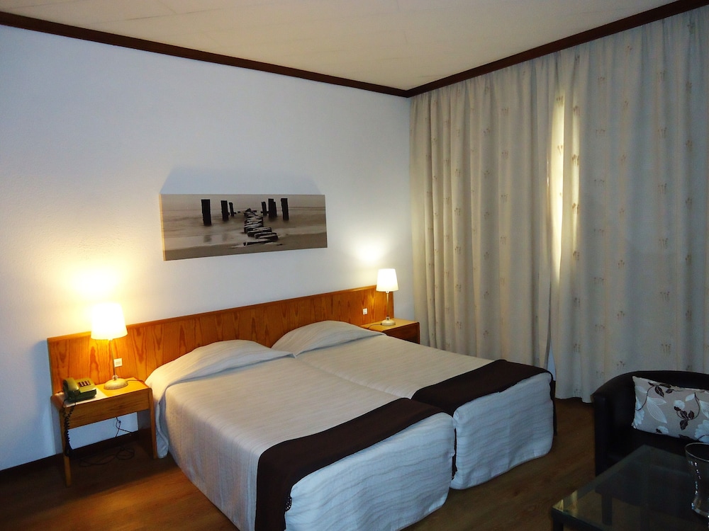 Hotel Windsor — Hotel rooms in Funchal, Madeira