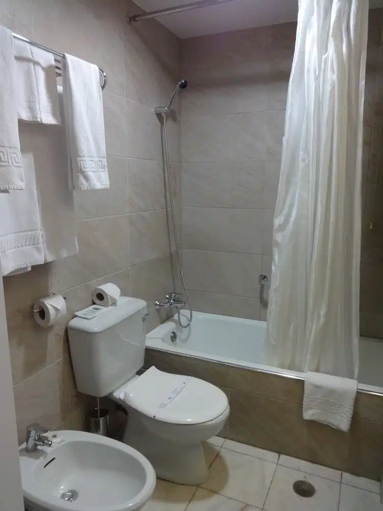 Hotel Windsor — Hotel rooms in Funchal, Madeira