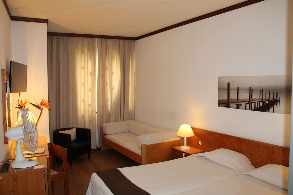 Hotel Windsor — Hotel rooms in Funchal, Madeira