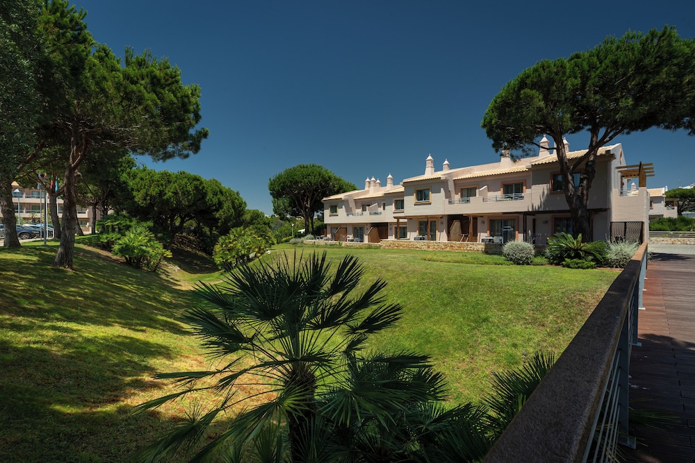 Grande Real Santa Eulalia Resort — Hotel building in Albufeira, Faro