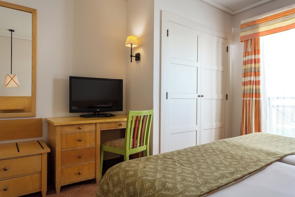 Grande Real Santa Eulalia Resort — Hotel rooms in Albufeira, Faro
