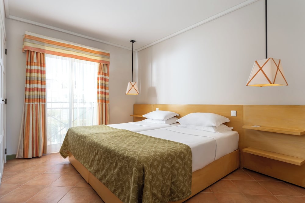 Grande Real Santa Eulalia Resort — Hotel rooms in Albufeira, Faro