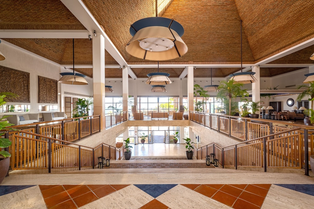 Grande Real Santa Eulalia Resort — Hotel building in Albufeira, Faro