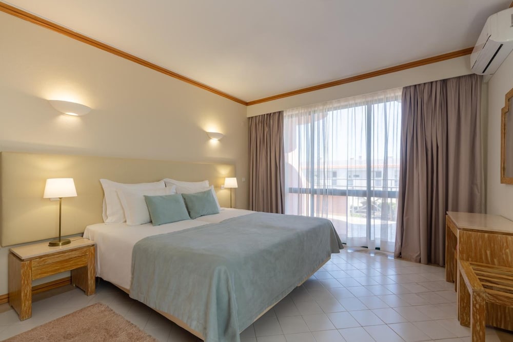 Luna Clube Oceano — Hotel rooms in Albufeira, Faro