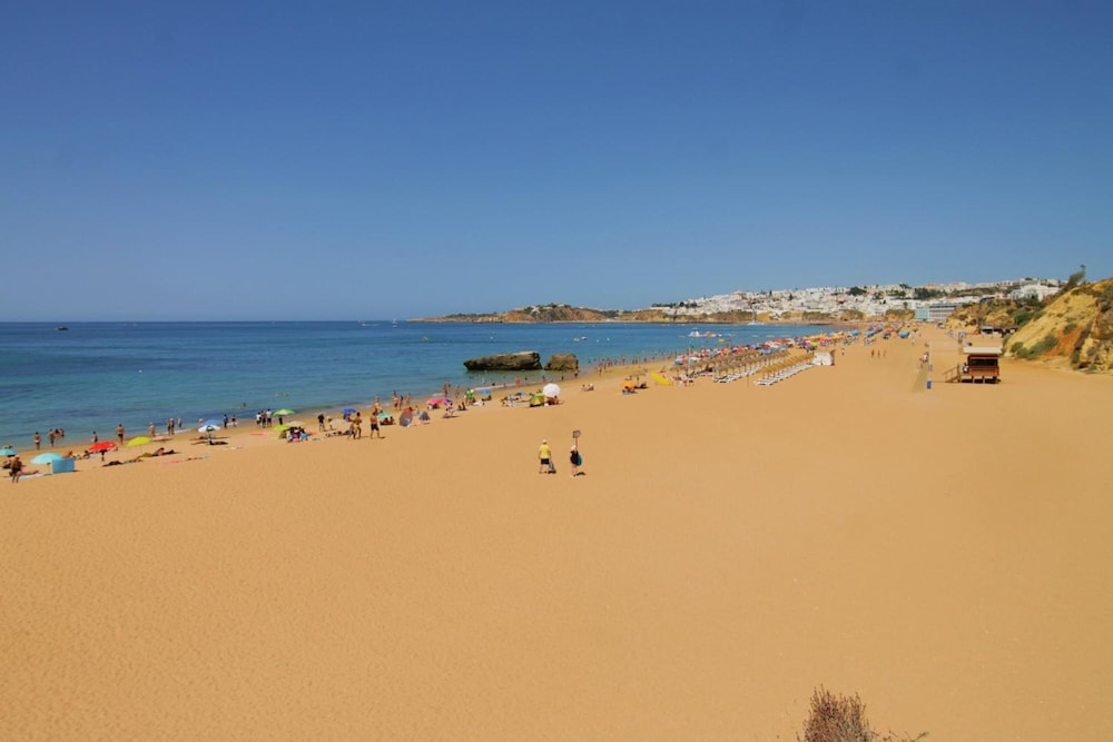 Luna Clube Oceano — Beach in Albufeira, Faro